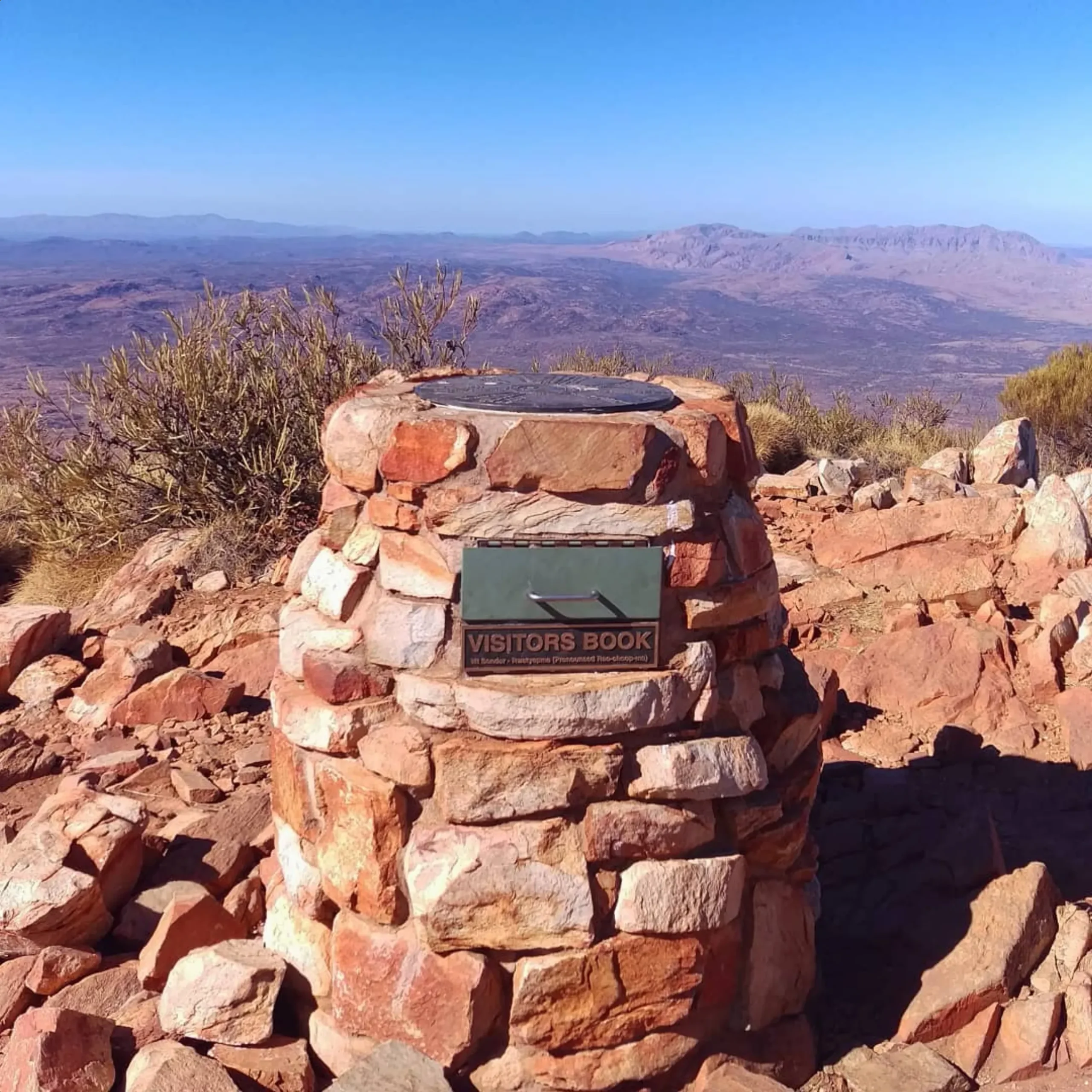 rocky outcrops, Larapinta
